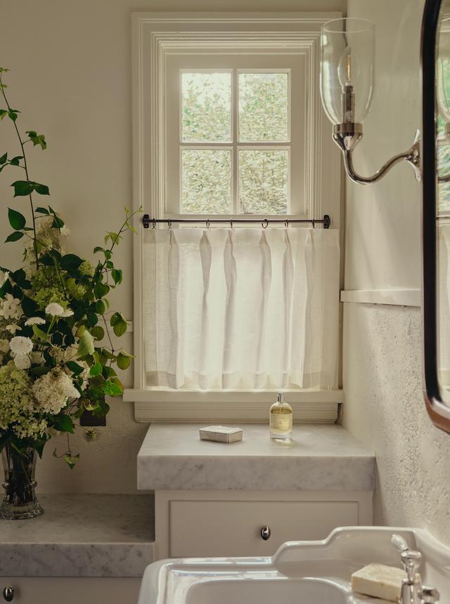 Cafe Curtains & Hardware